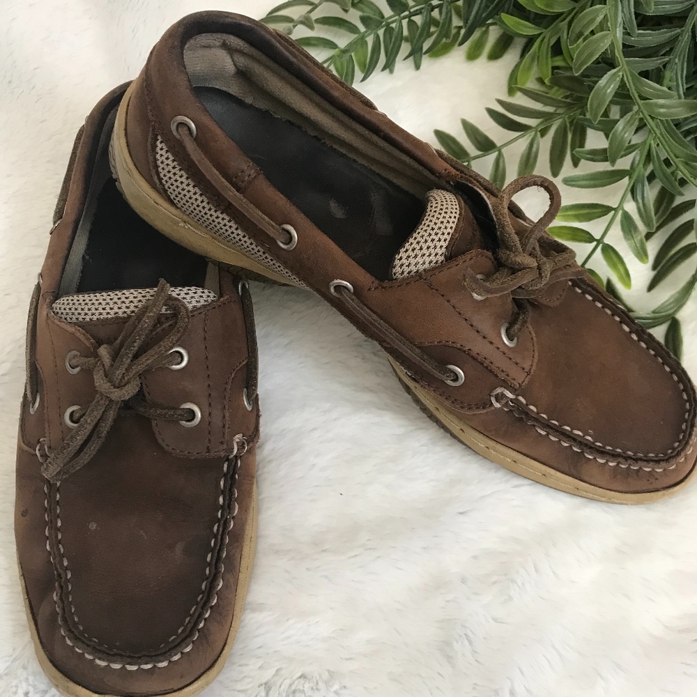 Highland Creek brown boat shoes 7 1/2